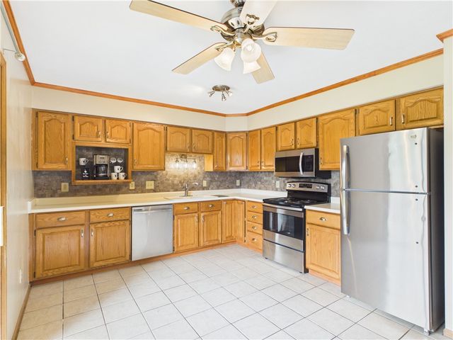 21 Dorchester Drive, Clayton, OH 45415