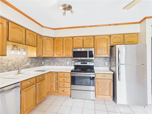 21 Dorchester Drive, Clayton, OH 45415
