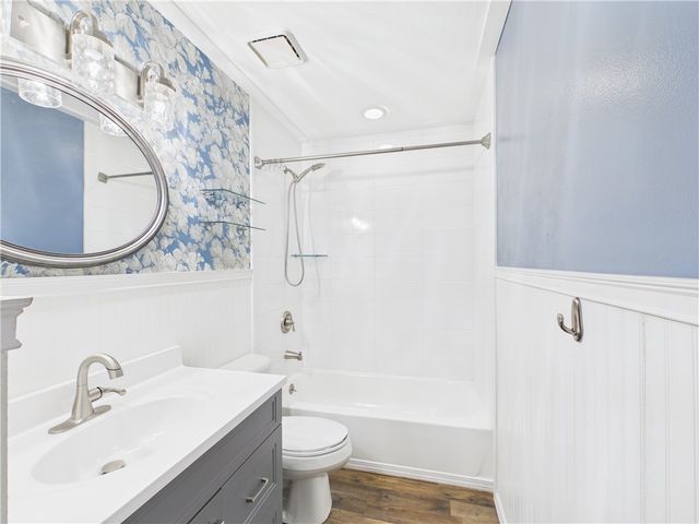21 Dorchester Drive, Clayton, OH 45415