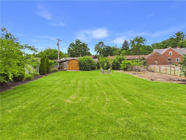 21 Dorchester Drive, Clayton, OH 45415