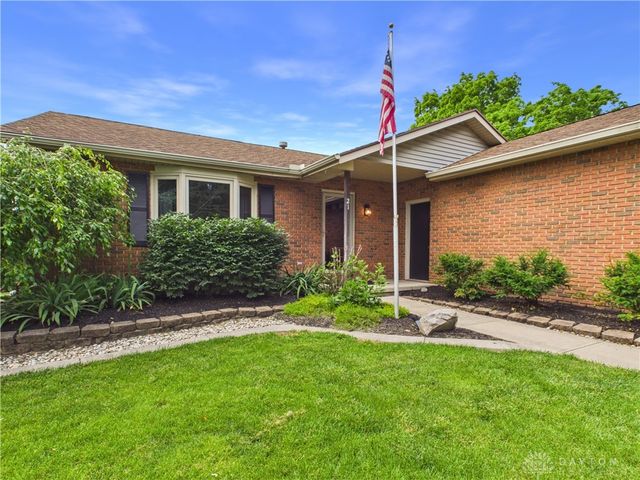 21 Dorchester Drive, Clayton, OH 45415