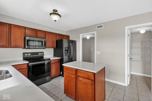 7031 N Stubbington Lane, Mccordsville, IN 46055
