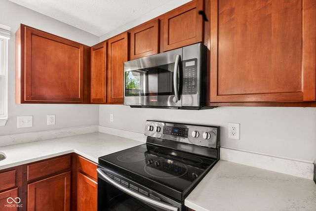 7031 N Stubbington Lane, Mccordsville, IN 46055