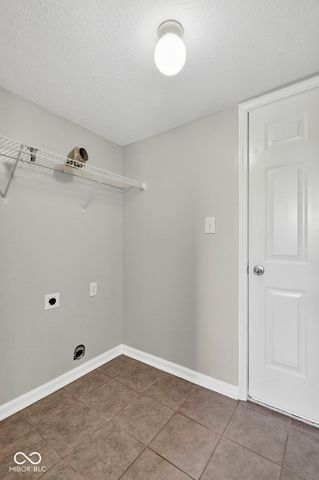 7031 N Stubbington Lane, Mccordsville, IN 46055