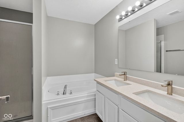 7031 N Stubbington Lane, Mccordsville, IN 46055