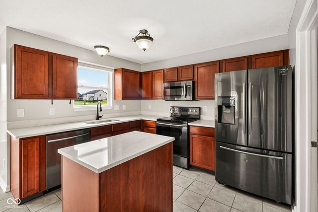 7031 N Stubbington Lane, Mccordsville, IN 46055