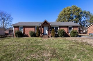 247 New Sawyer Brown Rd, Nashville, TN 37221