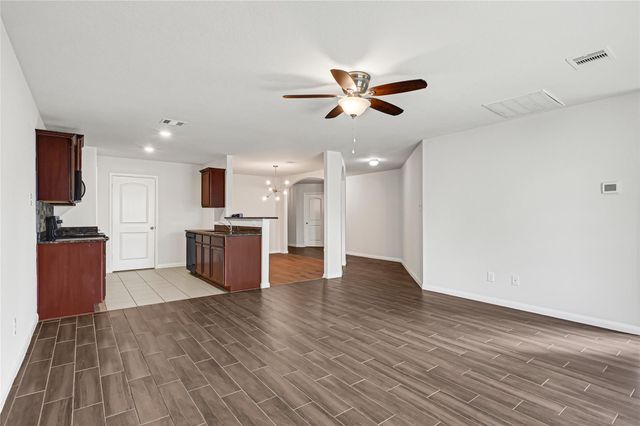 11122 Hillside Creek Drive, Humble, TX 77396