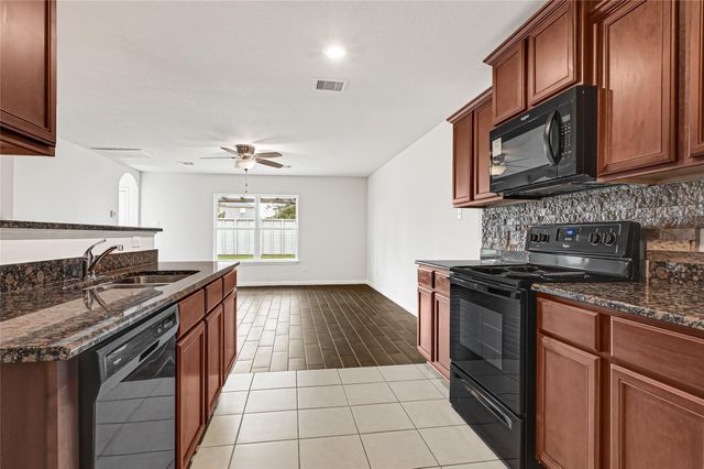 11122 Hillside Creek Drive, Humble, TX 77396