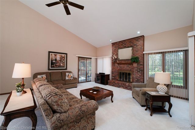 38621 Rutgers Drive, Farmington Hills, MI 48335