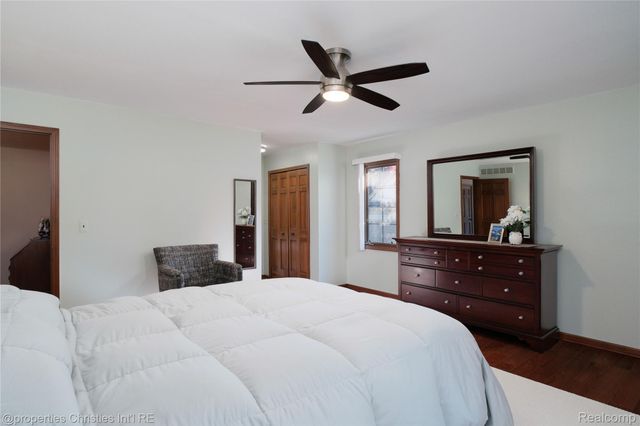 38621 Rutgers Drive, Farmington Hills, MI 48335