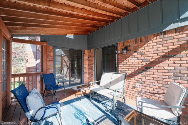 38621 Rutgers Drive, Farmington Hills, MI 48335