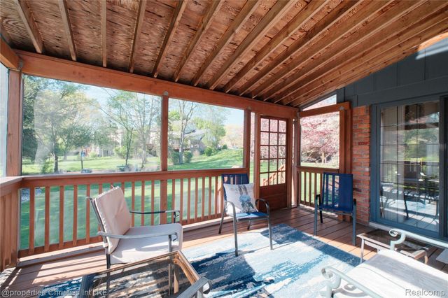 38621 Rutgers Drive, Farmington Hills, MI 48335