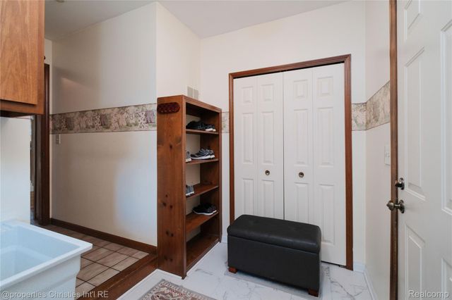 38621 Rutgers Drive, Farmington Hills, MI 48335