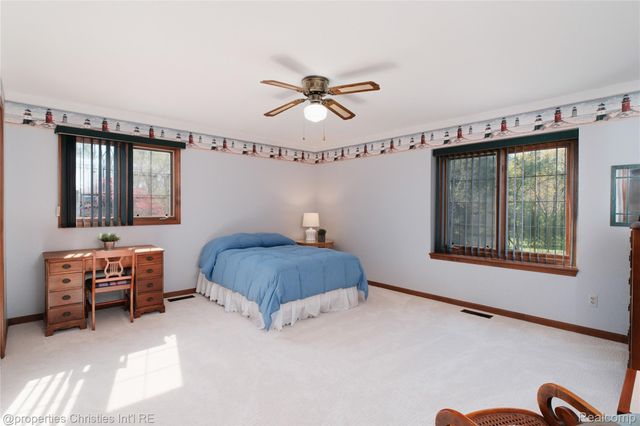 38621 Rutgers Drive, Farmington Hills, MI 48335