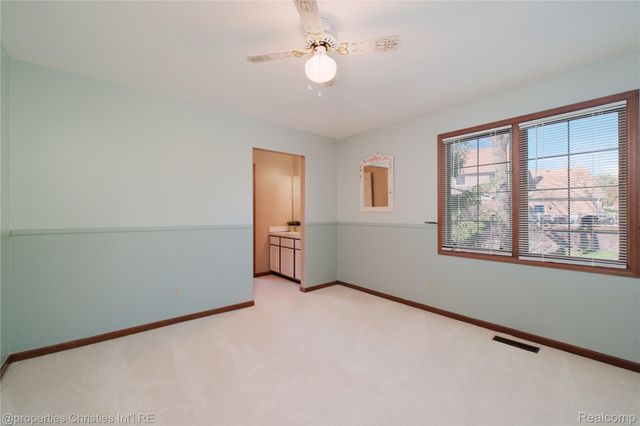 38621 Rutgers Drive, Farmington Hills, MI 48335