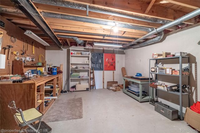 38621 Rutgers Drive, Farmington Hills, MI 48335