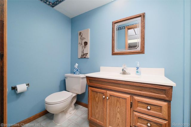 38621 Rutgers Drive, Farmington Hills, MI 48335