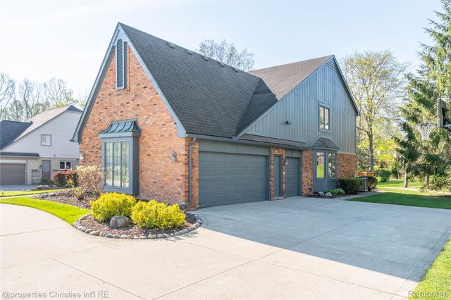 38621 Rutgers Drive, Farmington Hills, MI 48335