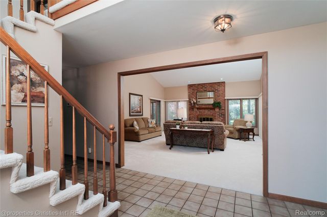 38621 Rutgers Drive, Farmington Hills, MI 48335
