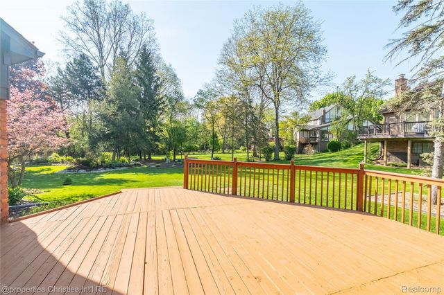 38621 Rutgers Drive, Farmington Hills, MI 48335