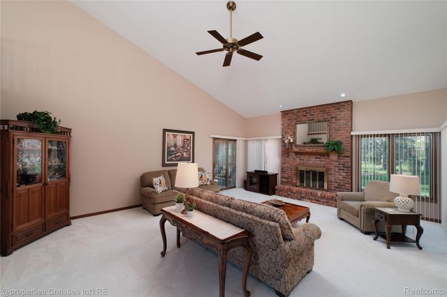 38621 Rutgers Drive, Farmington Hills, MI 48335