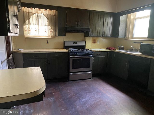 2802 W MOSHER ST, Baltimore, MD 21216