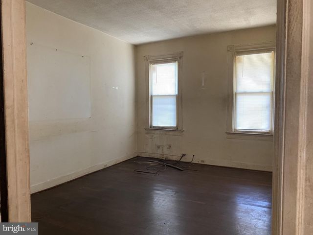 2802 W MOSHER ST, Baltimore, MD 21216