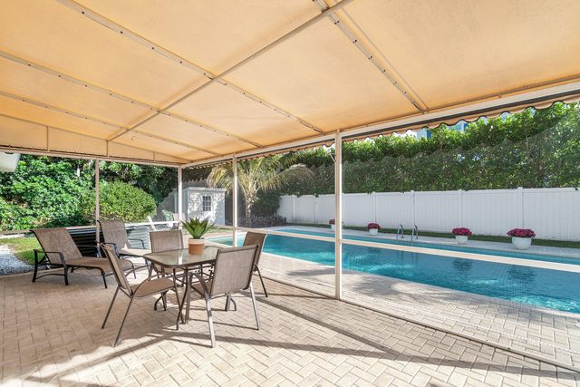 518 Gardenia Terrace, Delray Beach, FL 33444