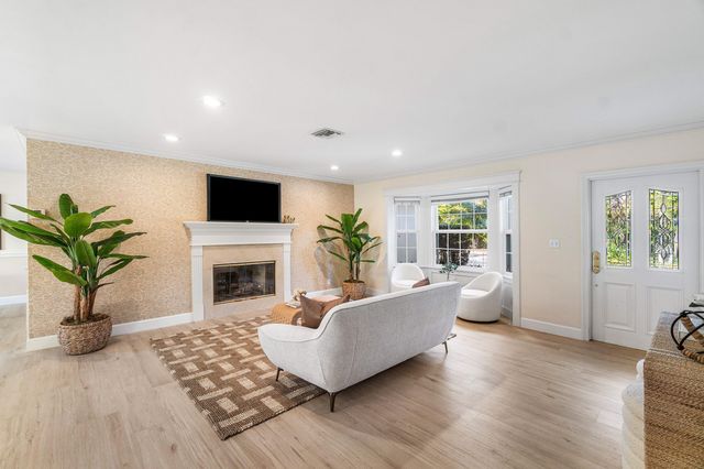 518 Gardenia Terrace, Delray Beach, FL 33444