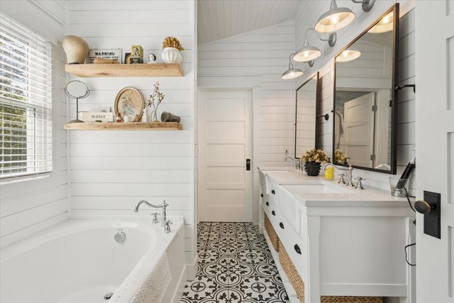 4546 Forest Meadows Drive SE, Grand Rapids, MI 49546