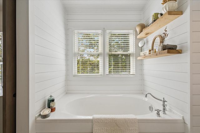 4546 Forest Meadows Drive SE, Grand Rapids, MI 49546