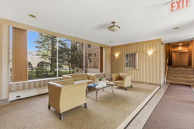 80-35 Springfield Boulevard 6F, Queens Village, NY 11427