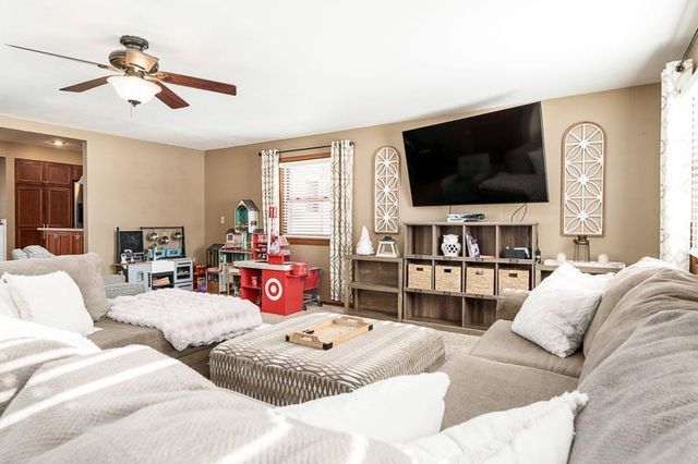 2282 Bootmaker Drive, Beloit, WI 53511