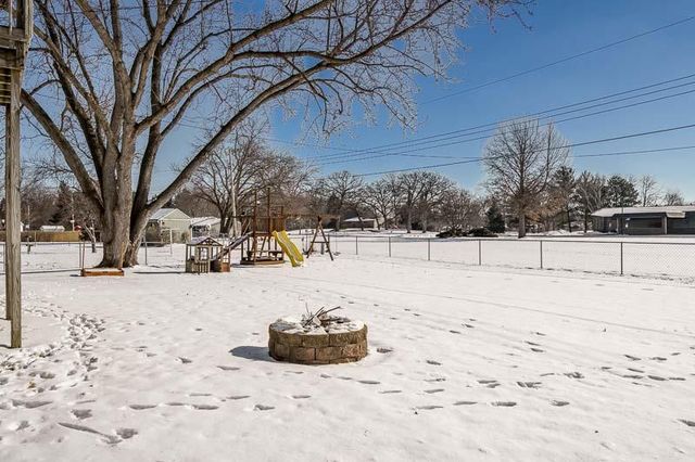 2282 Bootmaker Drive, Beloit, WI 53511