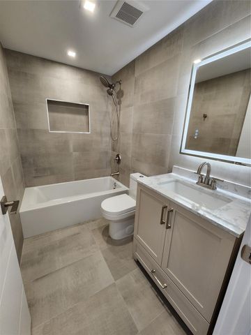 1720 Harrison Street 16B, Hollywood, FL 33020