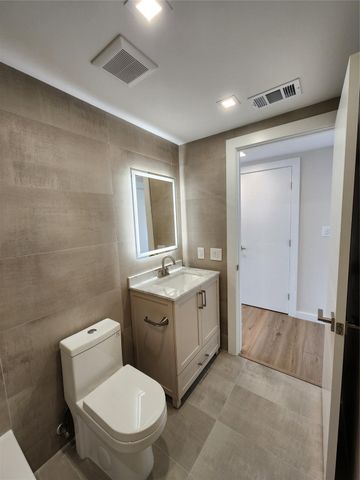 1720 Harrison Street 16B, Hollywood, FL 33020