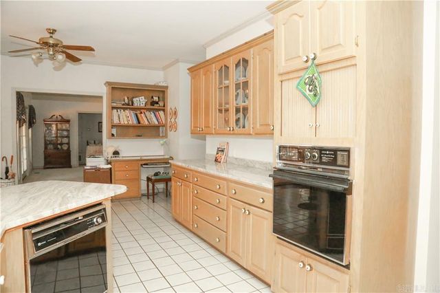 9 Rimrock Rd, Russellville, AR 72802