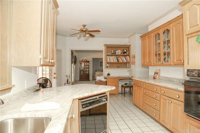 9 Rimrock Rd, Russellville, AR 72802