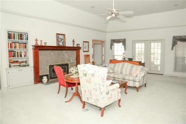 9 Rimrock Rd, Russellville, AR 72802