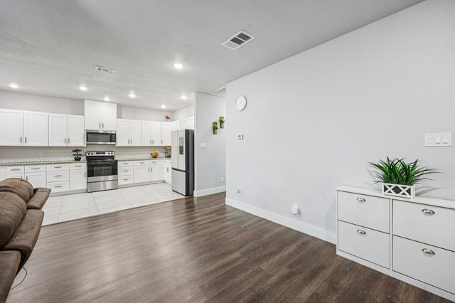 705 Lynnfield Drive, Arlington, TX 76014