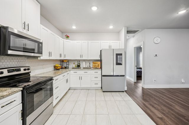 705 Lynnfield Drive, Arlington, TX 76014