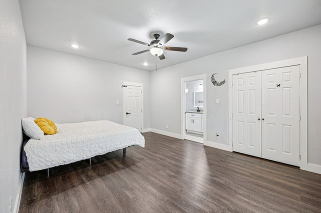 705 Lynnfield Drive, Arlington, TX 76014