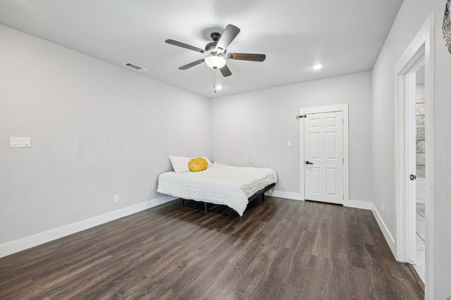 705 Lynnfield Drive, Arlington, TX 76014