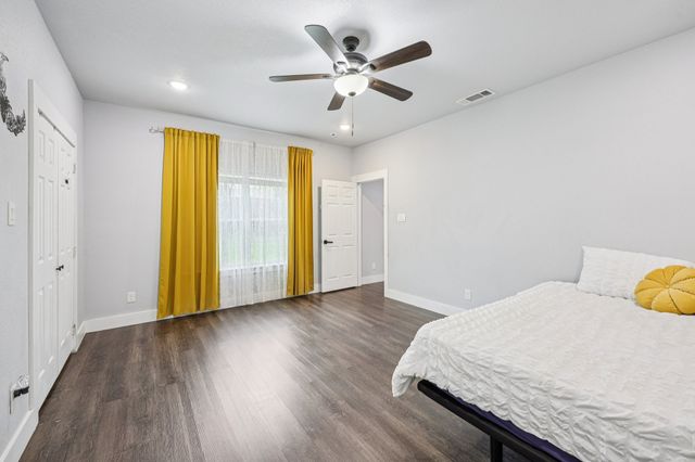 705 Lynnfield Drive, Arlington, TX 76014