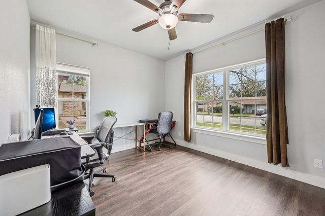 705 Lynnfield Drive, Arlington, TX 76014