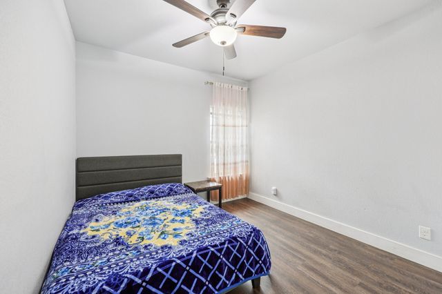 705 Lynnfield Drive, Arlington, TX 76014