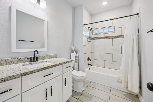 705 Lynnfield Drive, Arlington, TX 76014