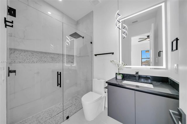 2221 5th PL, Cape Coral, FL 33991