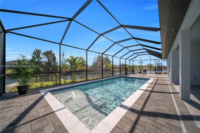 2221 5th PL, Cape Coral, FL 33991